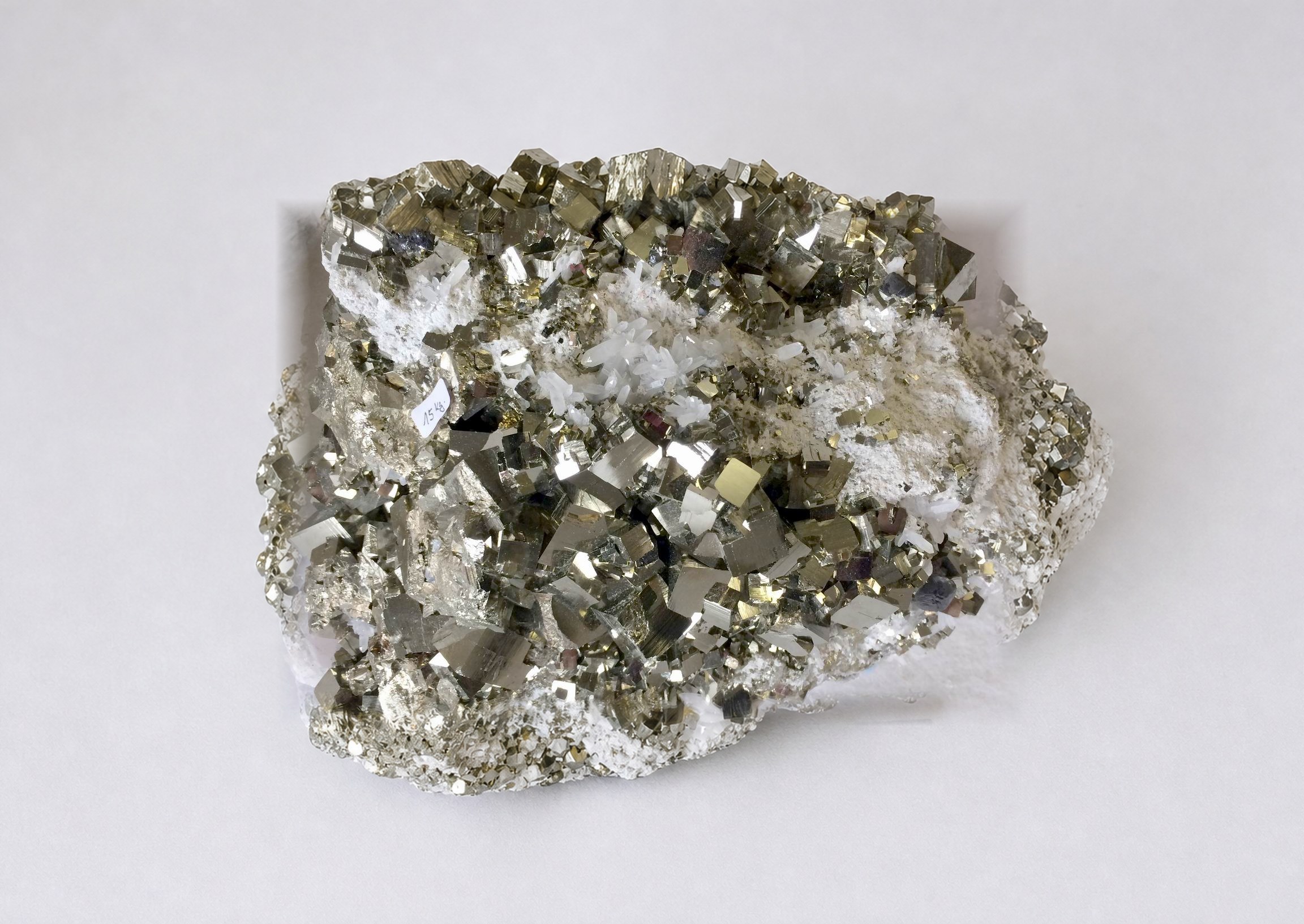 Große Pyrit-Mineralstufe